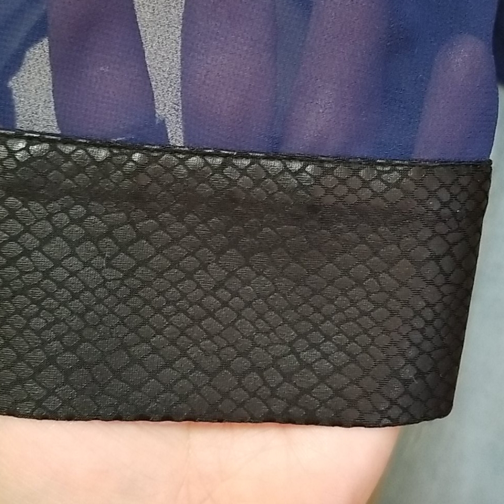 Express sheer blue button down - Picture 3 of 6